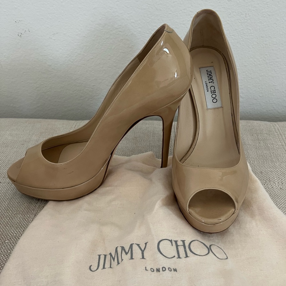 Jimmy Choo Crown Nude Patent pump 39